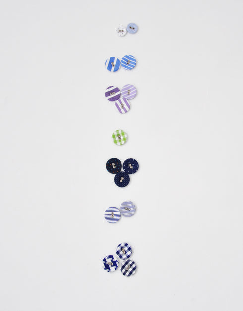 くるみボタンの半袖シャツ